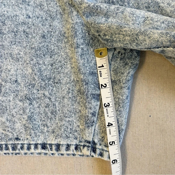 Vintage Cascade Blue's Acid Wash Indigo Blue Denim Short Size 10 - Picture 7 of 7